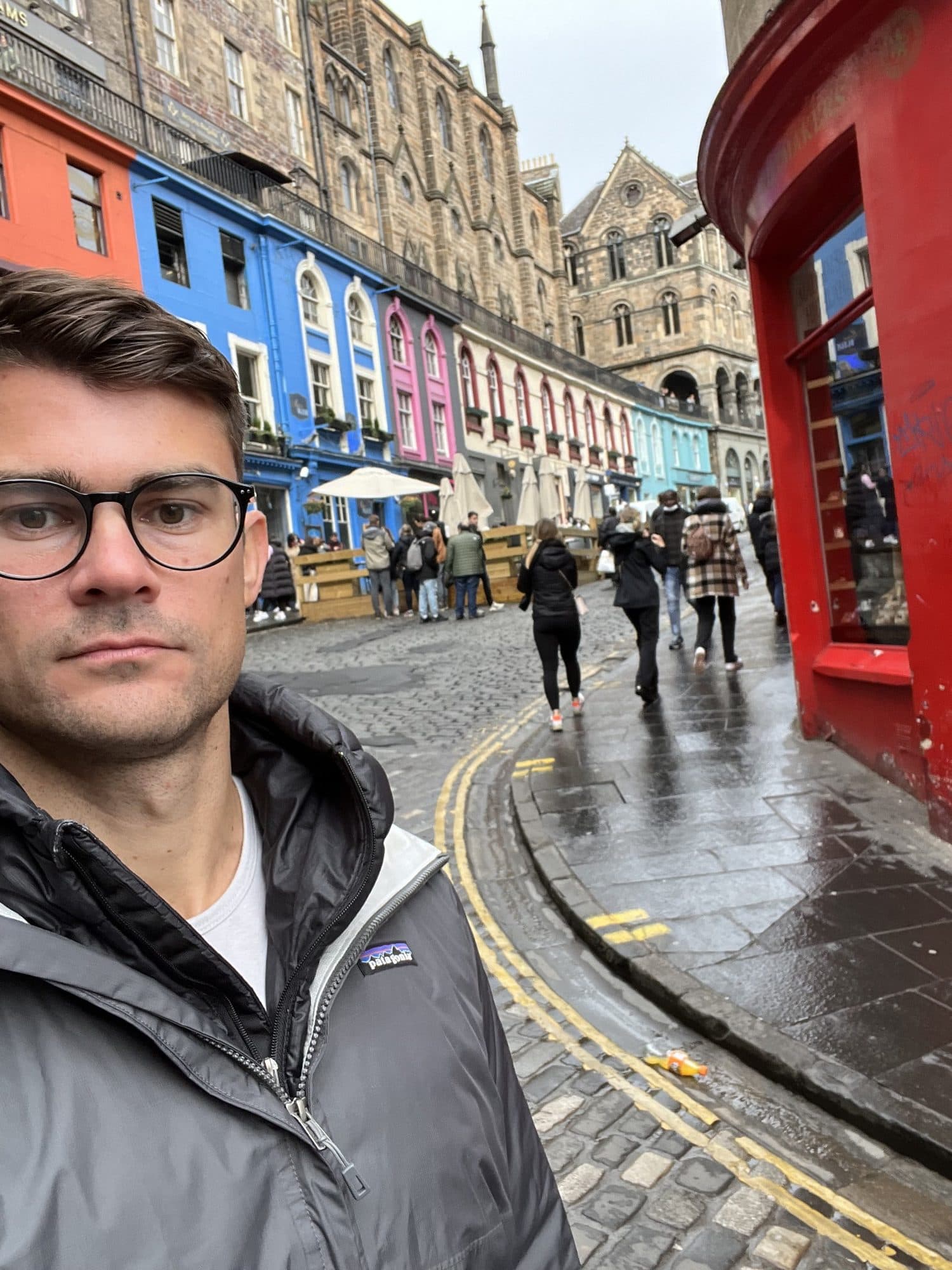 Billy on colorful Victoria Street in Edinburgh